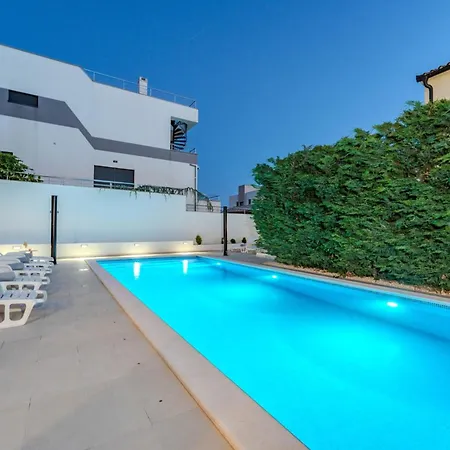 Deluxe Carlotta Zadar